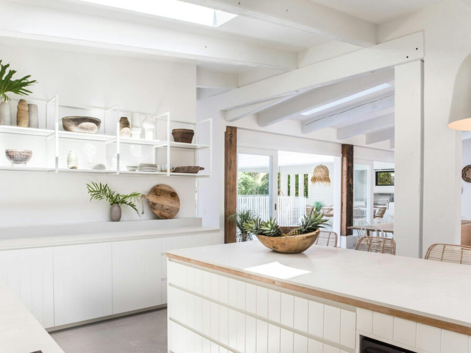 Spacious modern open plan bright kitchen