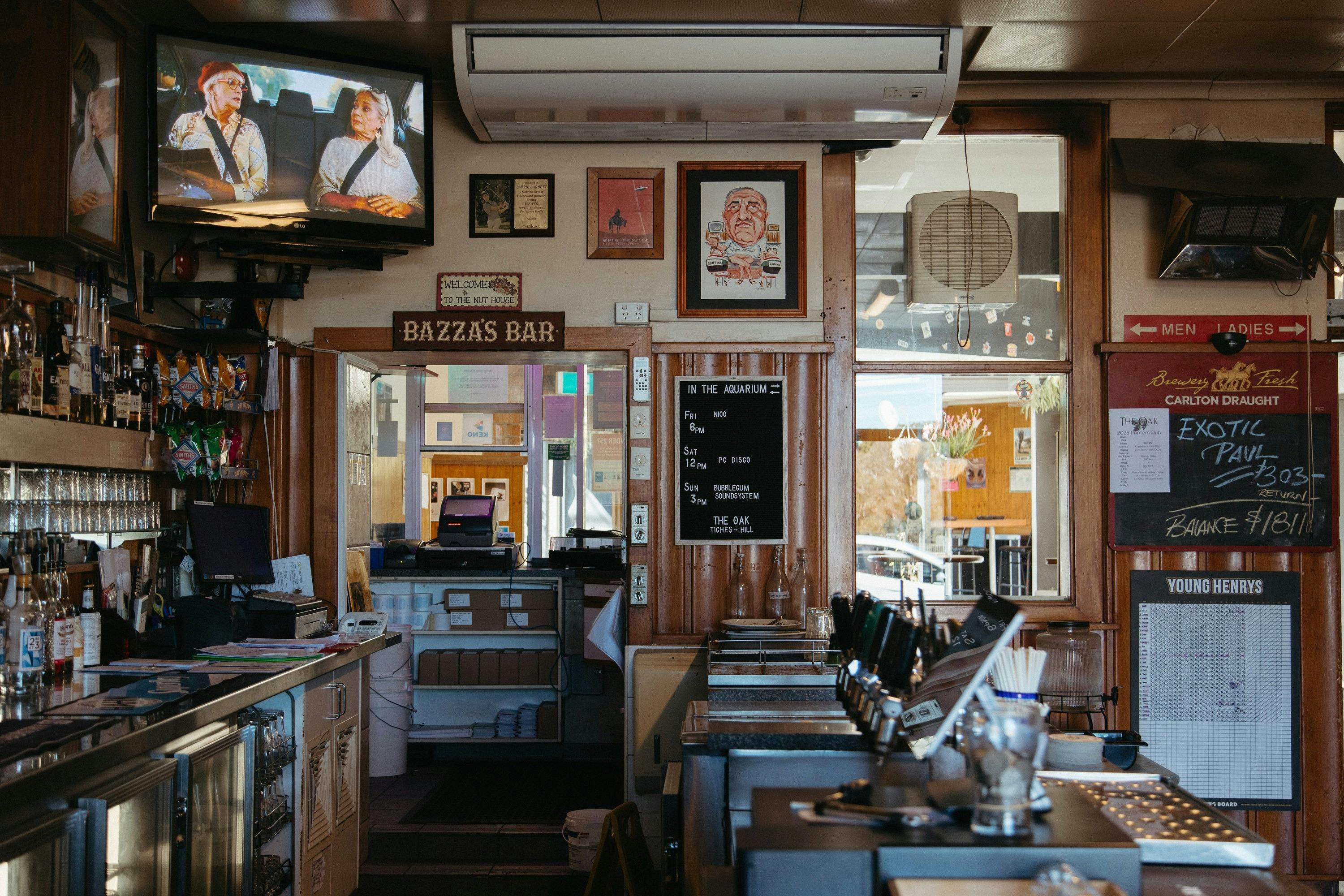 The front bar at The Oak Tighes Hill