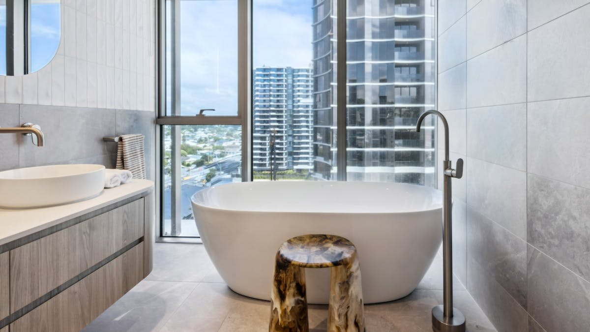 3 Bedroom unit in Burleigh - Master ensuite