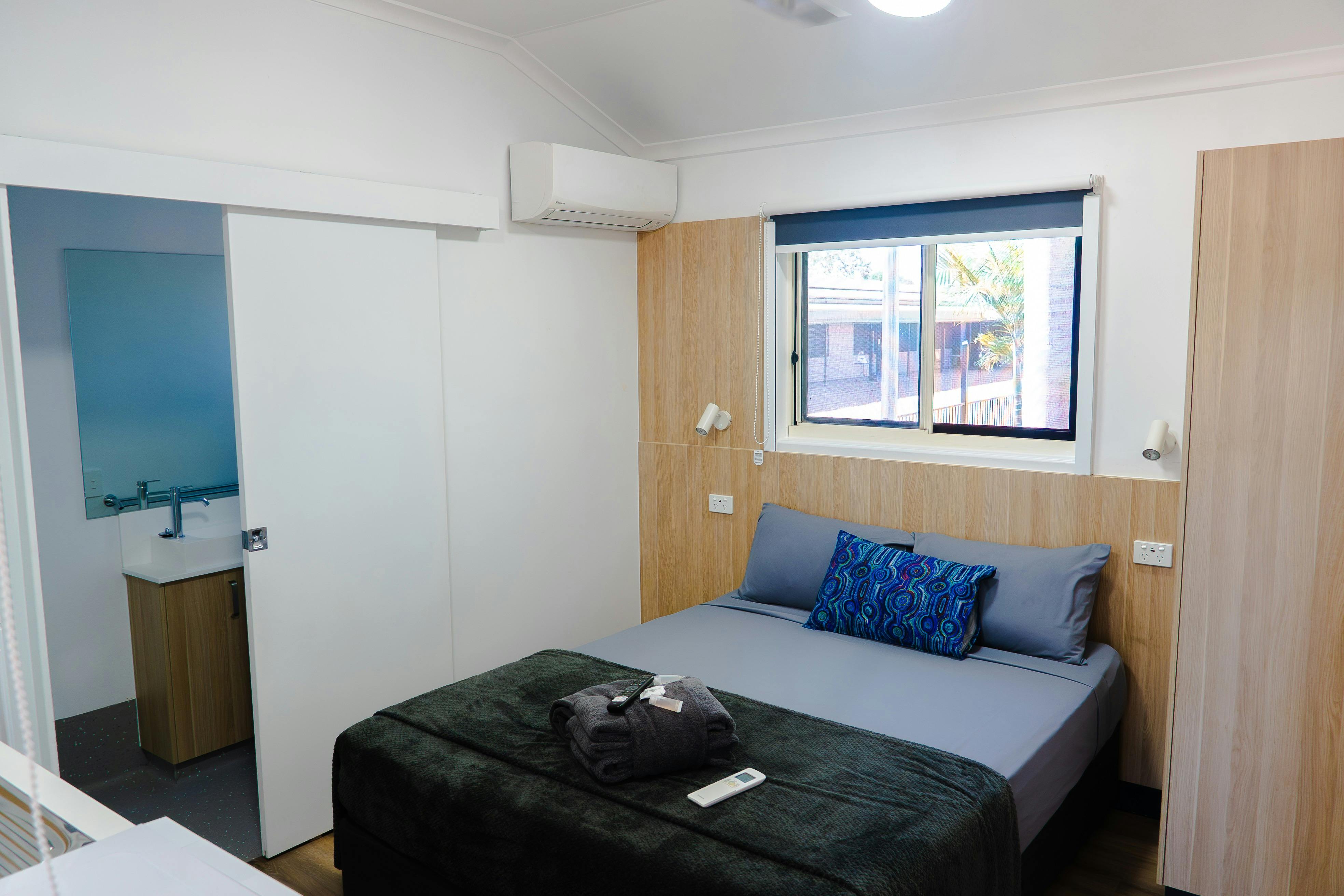 Queen Executive with Kitchenette