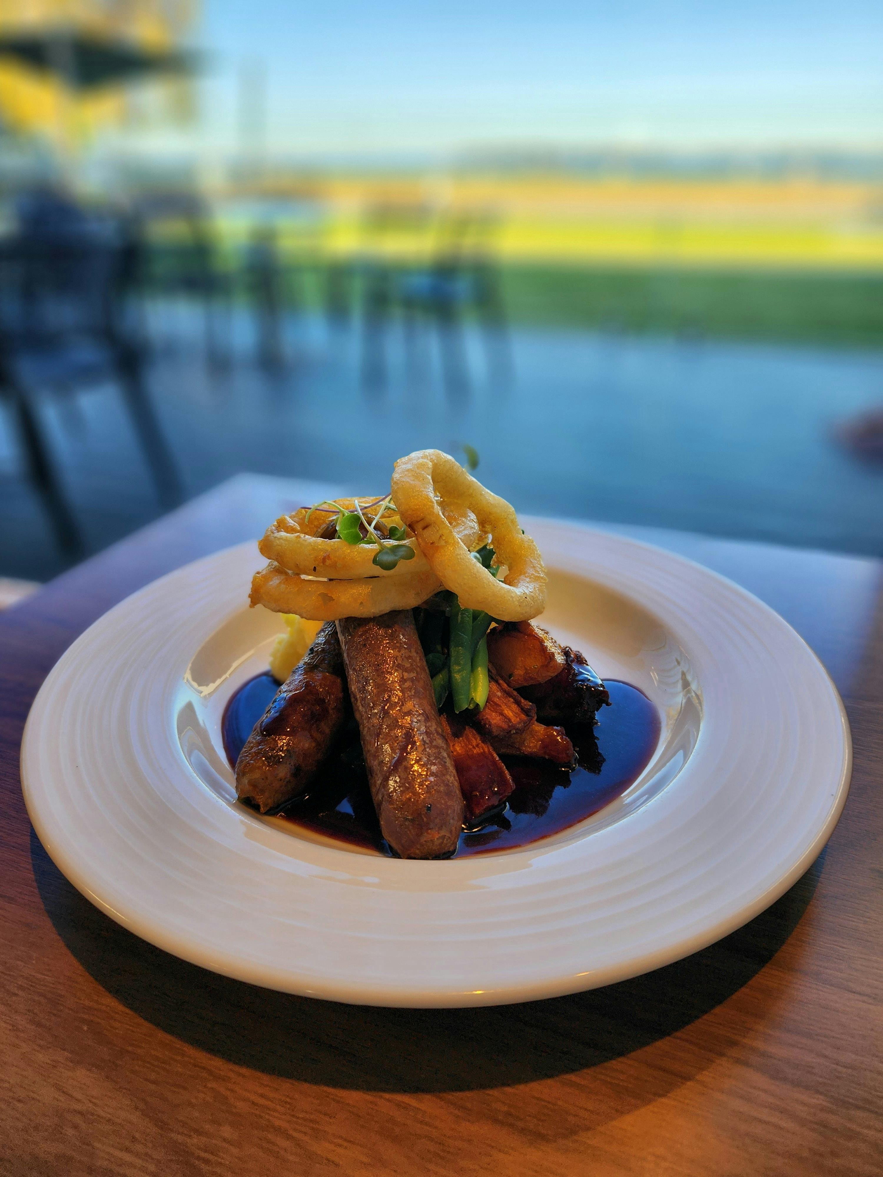 Waterside Pizza Pasta and Grill is where local flavours and regional wines come to life.