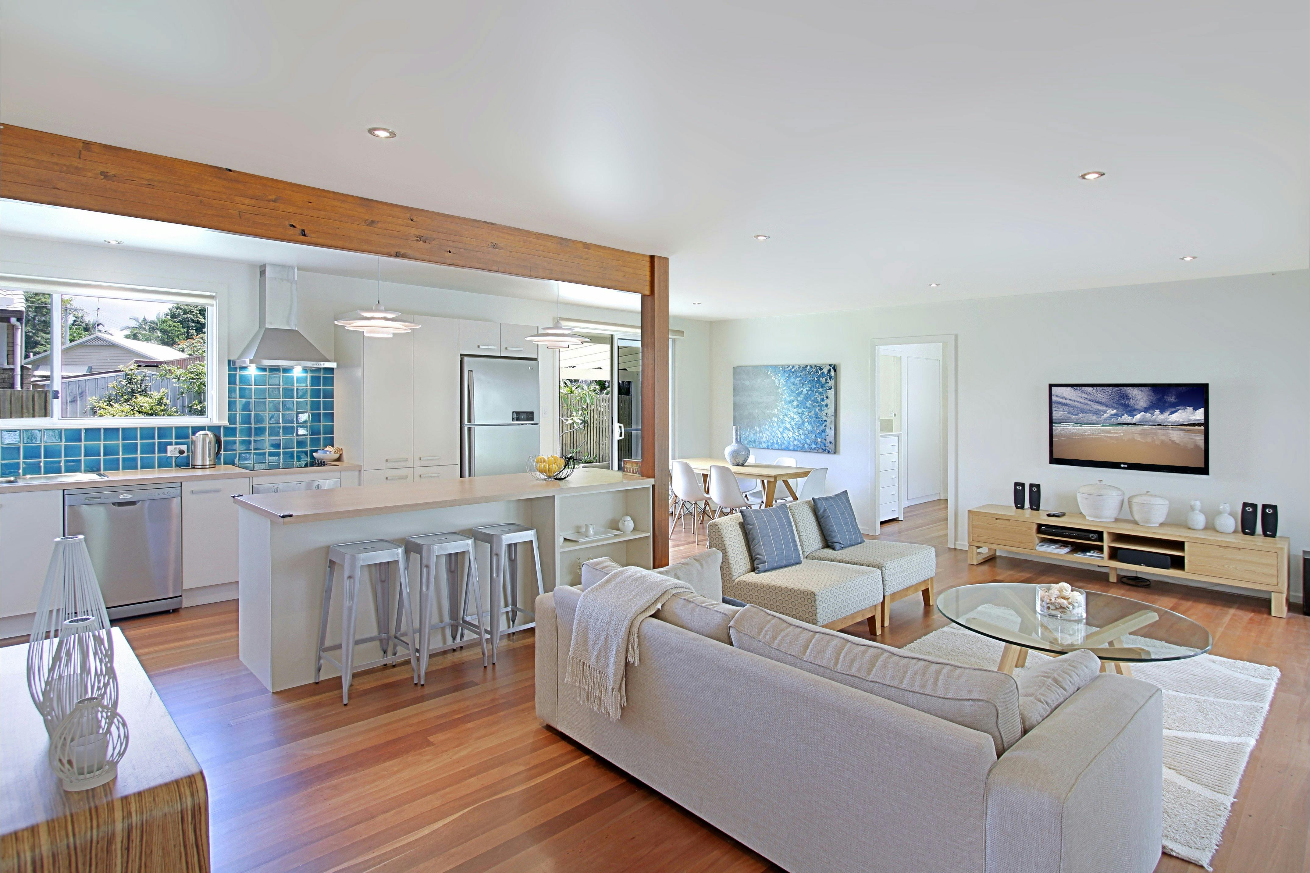 Mi Casa - Kitchen & Living Area