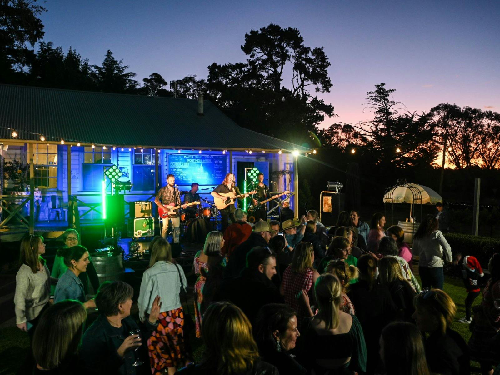 Live bands, garden bar, food and cocktails at Mortimers Wines.