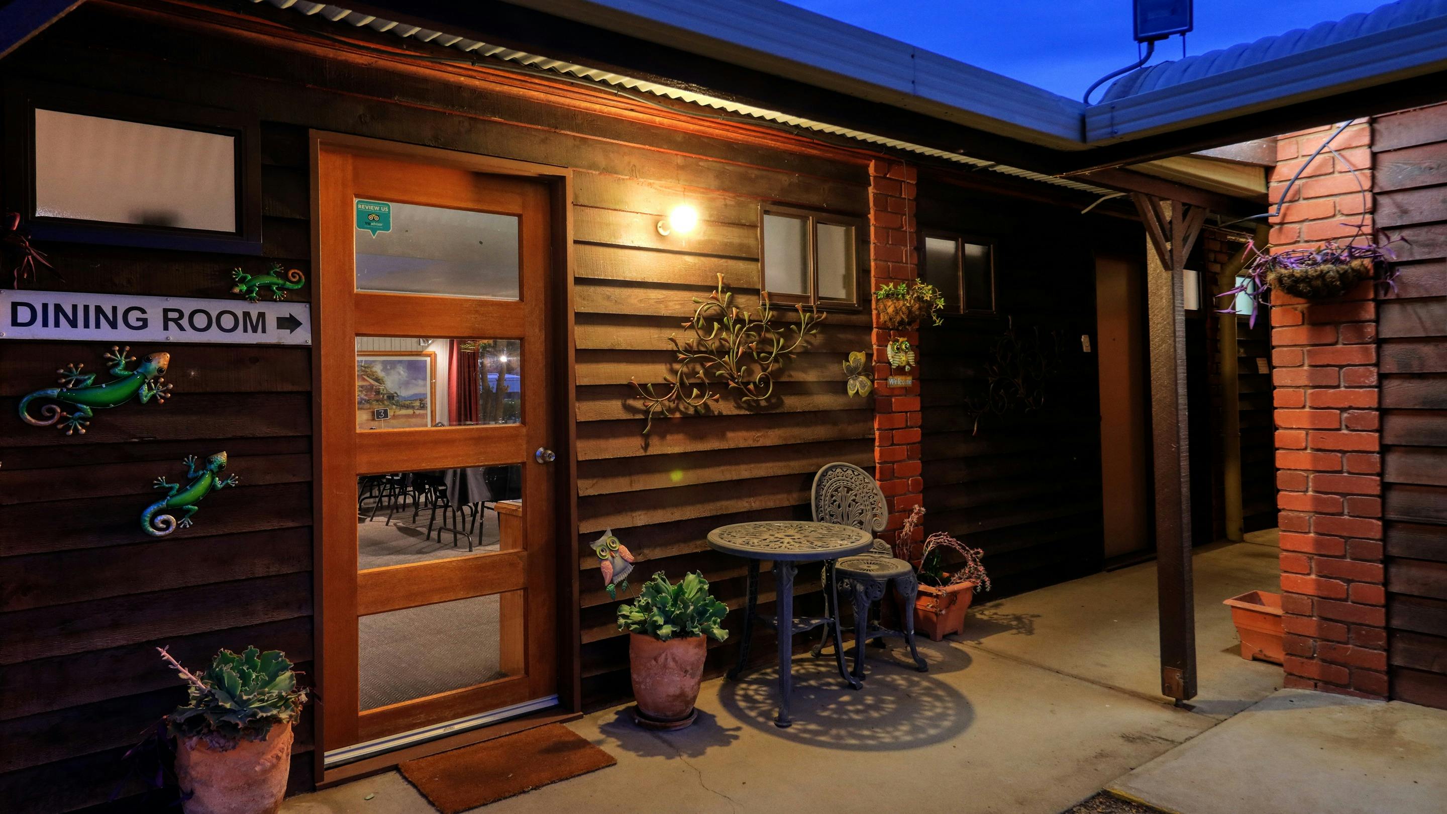 External of entry to dining room