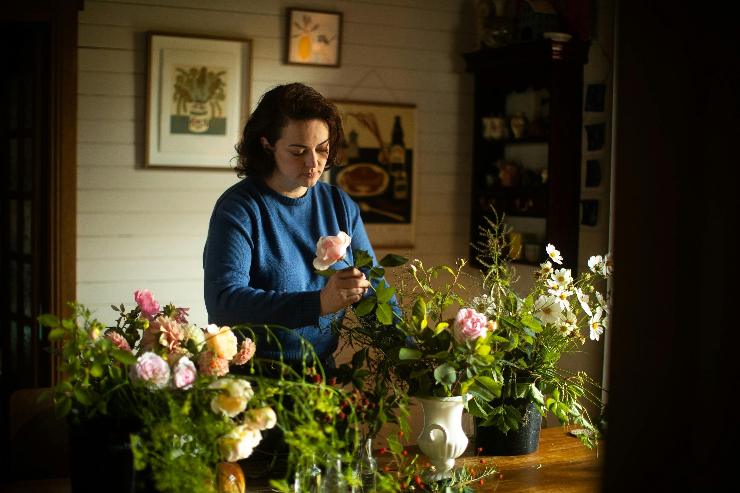 Annie from Shortacre Farm wears the Brood Gladys boxy crew jumper in Blue Lake