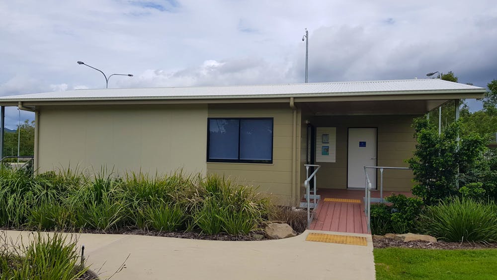 Townsville Visitor Information Centre - Elliot Springs