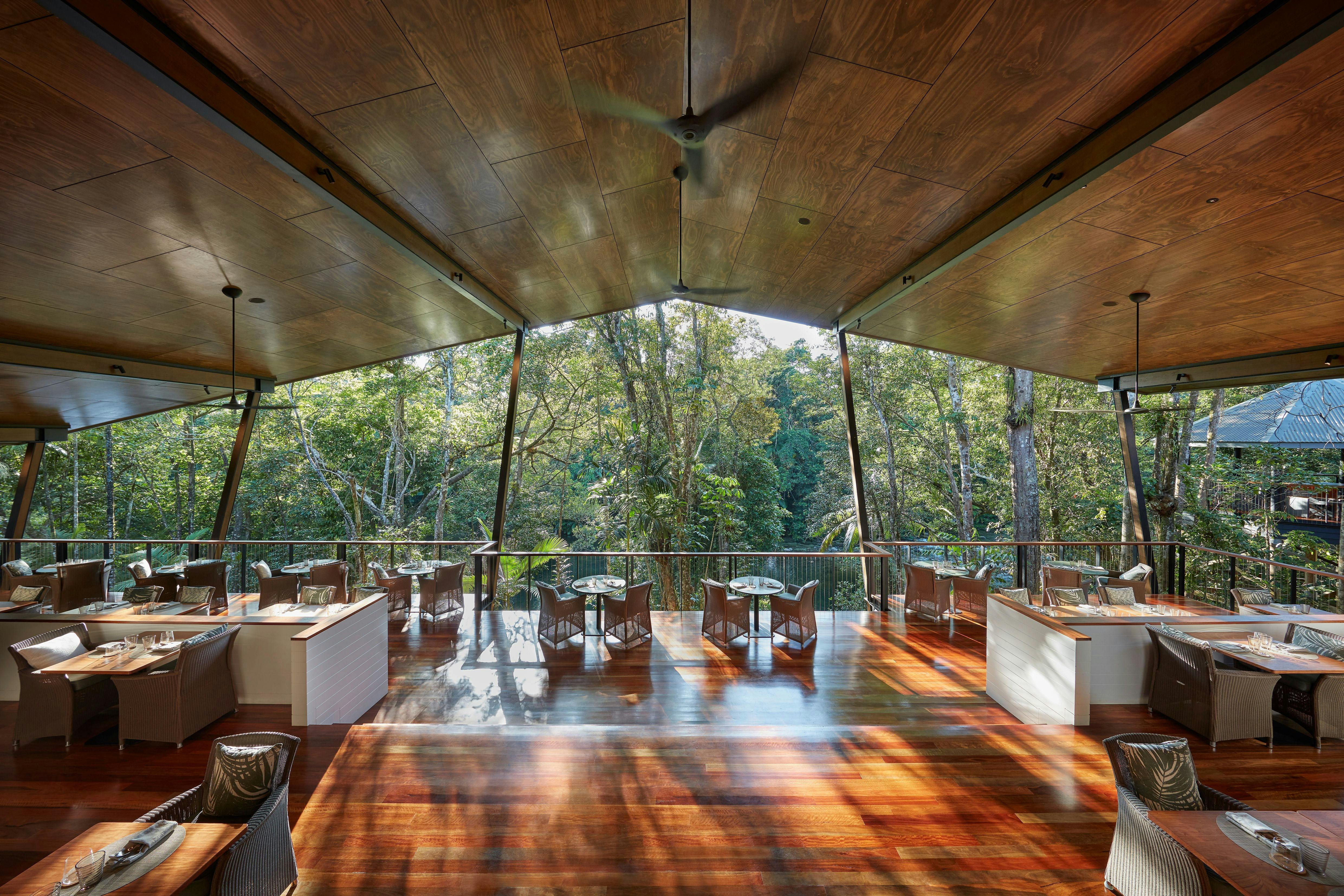 Treehouse Restaurant at Silky Oaks Lodge