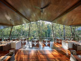Treehouse Restaurant at Silky Oaks Lodge