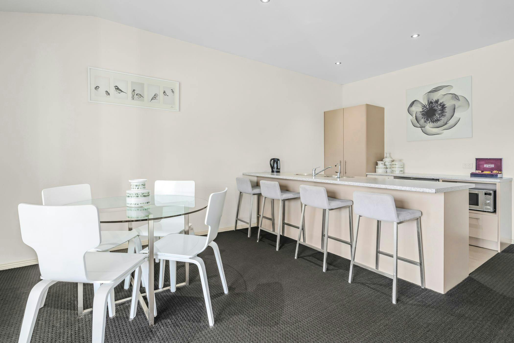 小廚房、用餐區