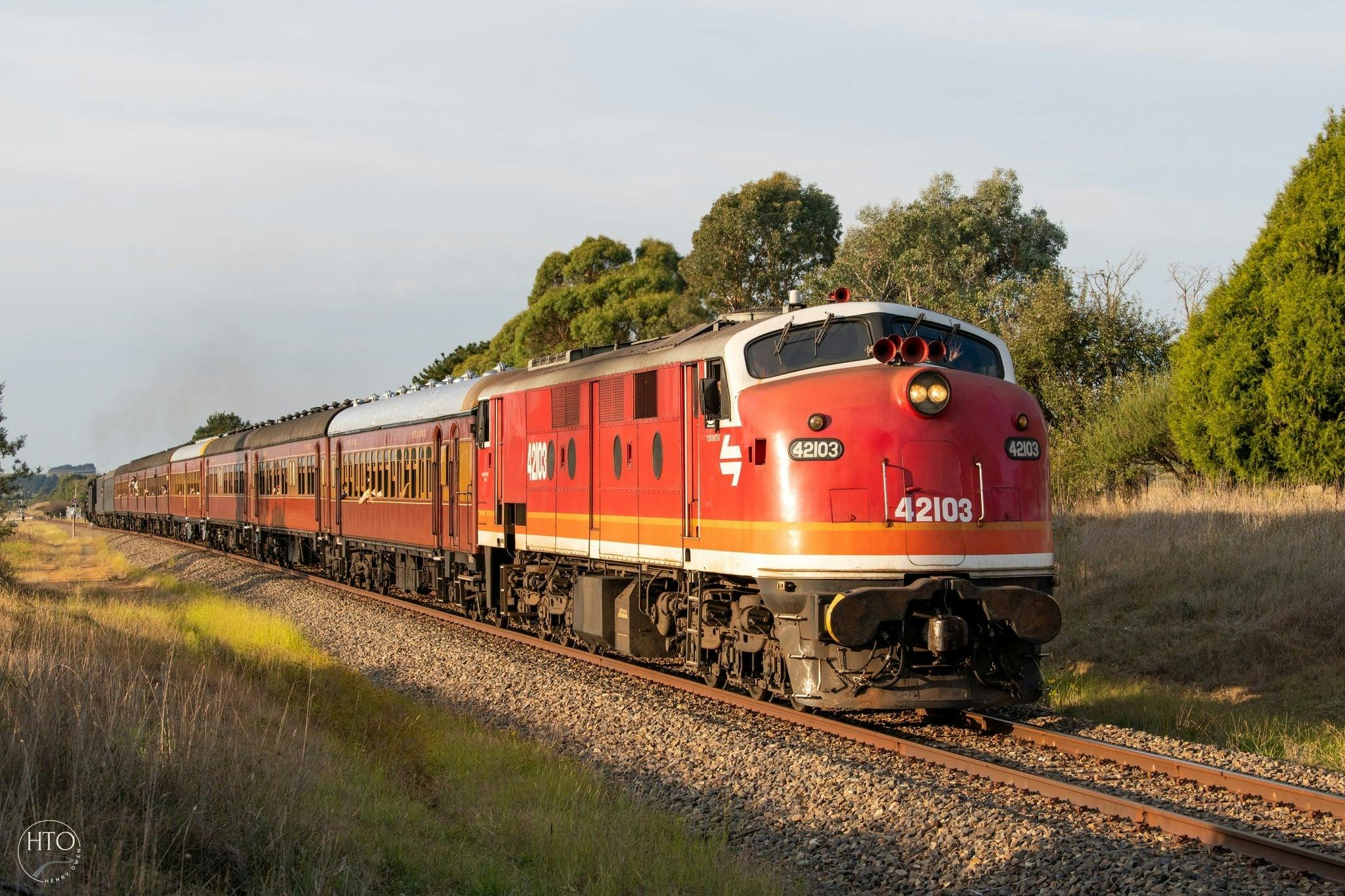 Hunter Valley Picnic Train - Sydney To Maitland