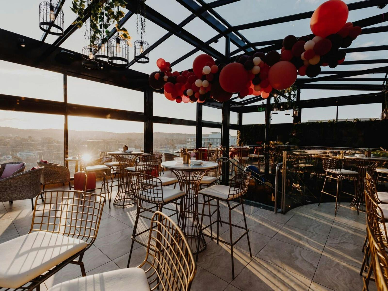 Please visit www.thehowlingmoon.com.au