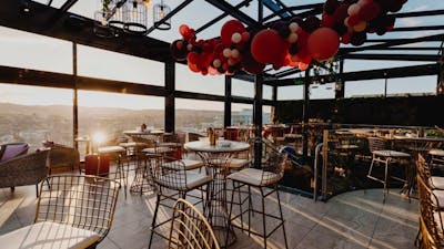 Please visit www.thehowlingmoon.com.au