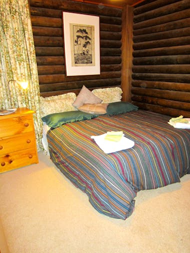 Riversleigh Lagoon Cottage