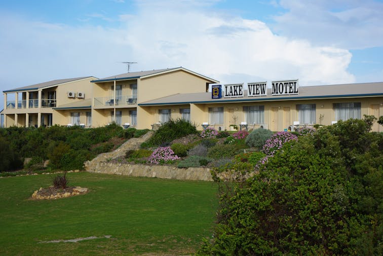 Lake View Apartments