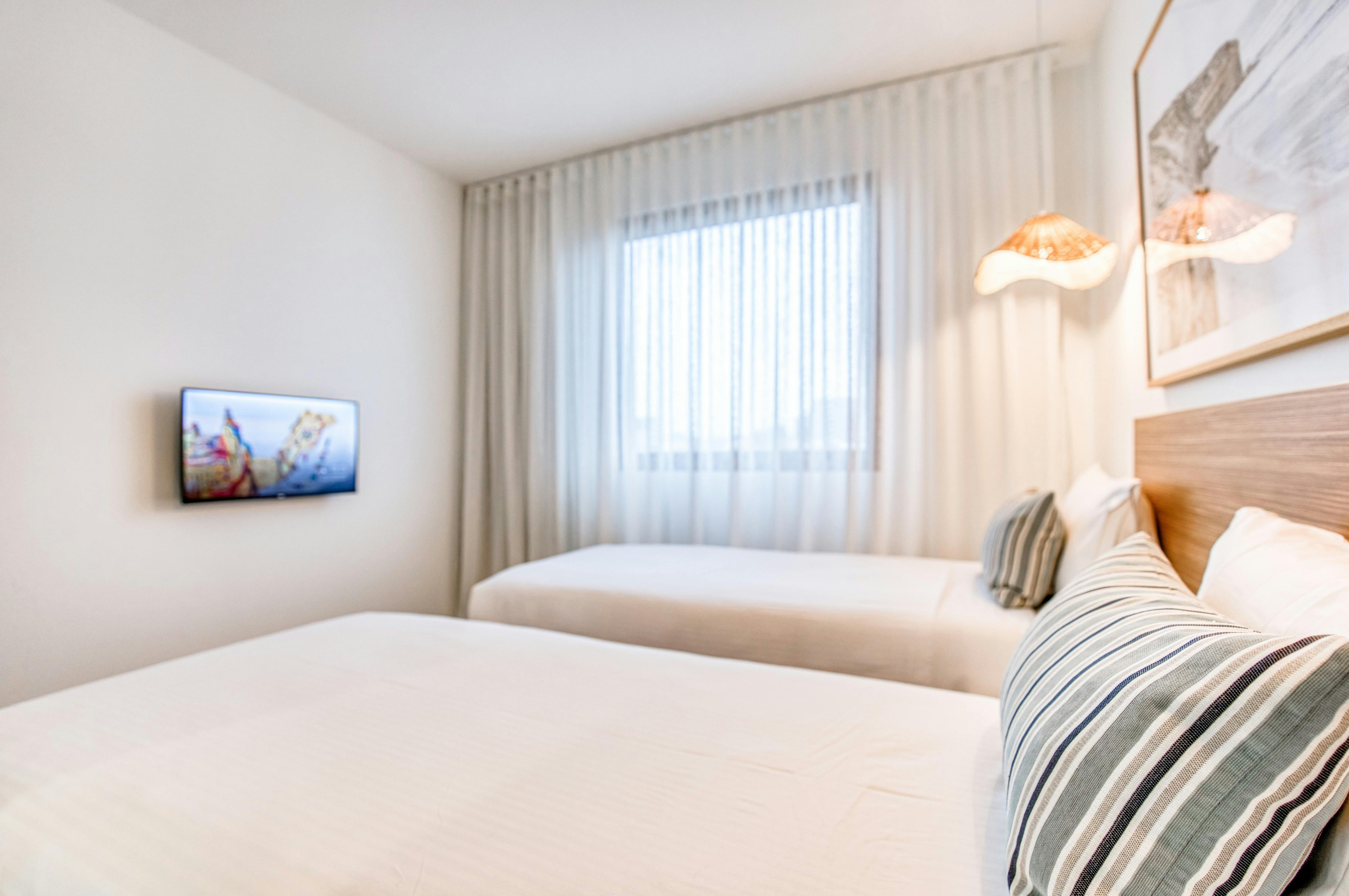 Vue Apartments Geelong - King Bed that splits to twin