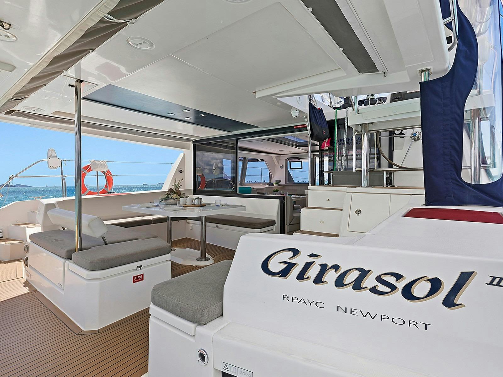Leopard 45 - Aft deck dining