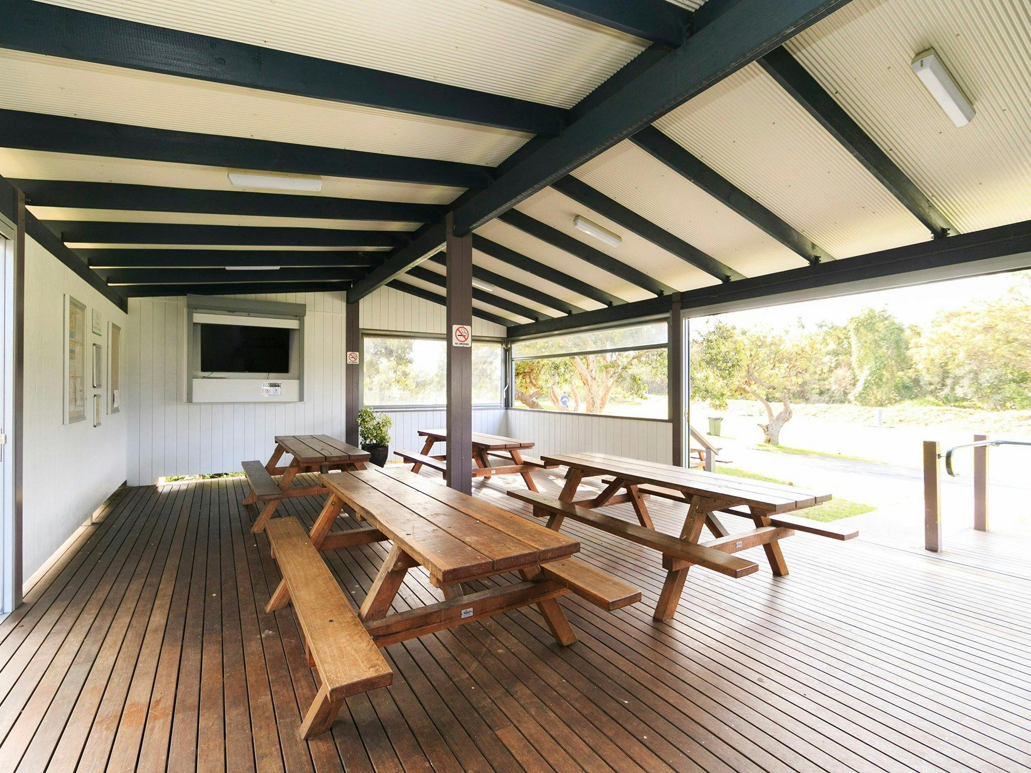 Image of camp kitchen facilities at Reflections Lennox Head