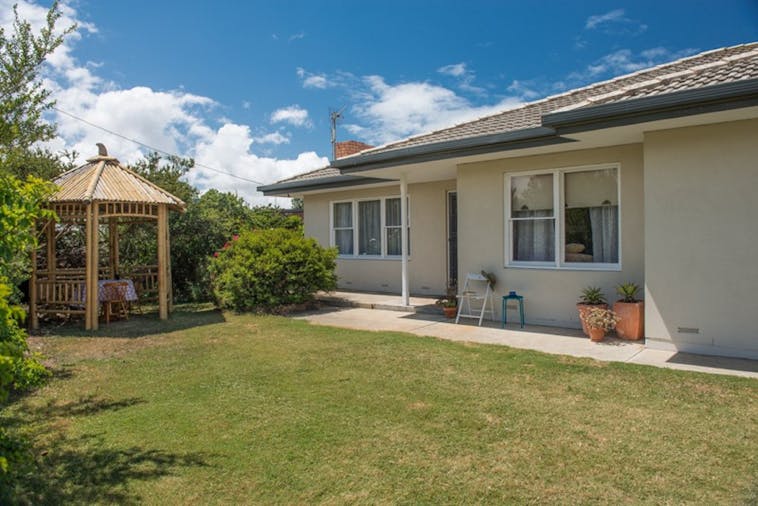 Bailey Breakaway Pet Friendly and a Flat Walk to the Popular Surf Beaches at Middleton