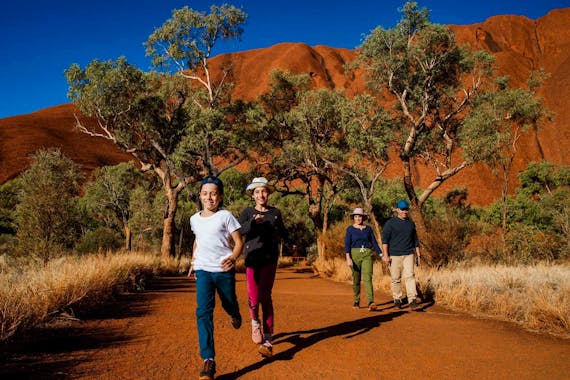Kuniya walk to Muṯitjulu Waterhole