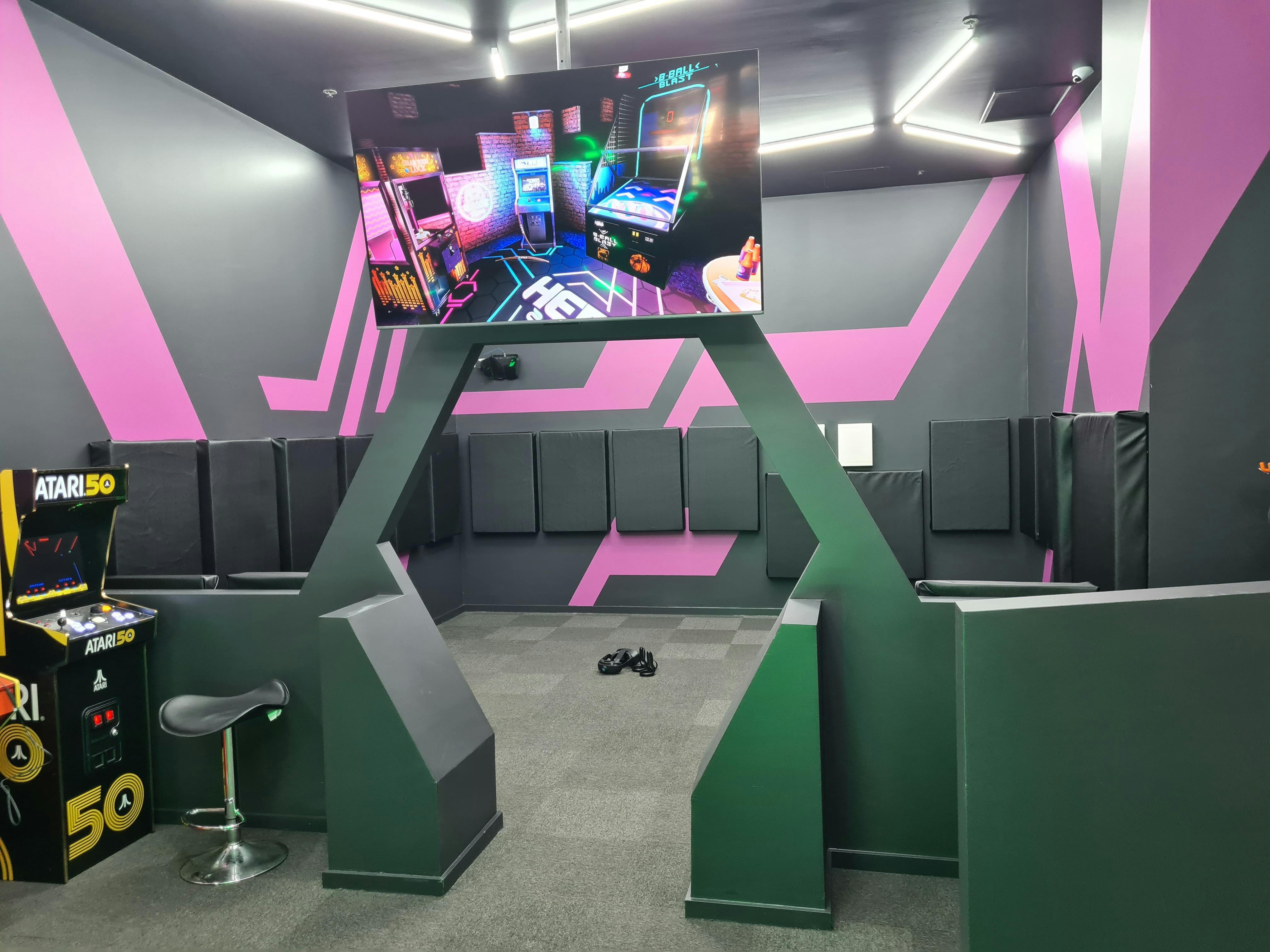 Free roam VR Mini game arena