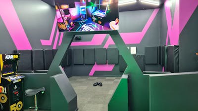 Free roam VR Mini game arena