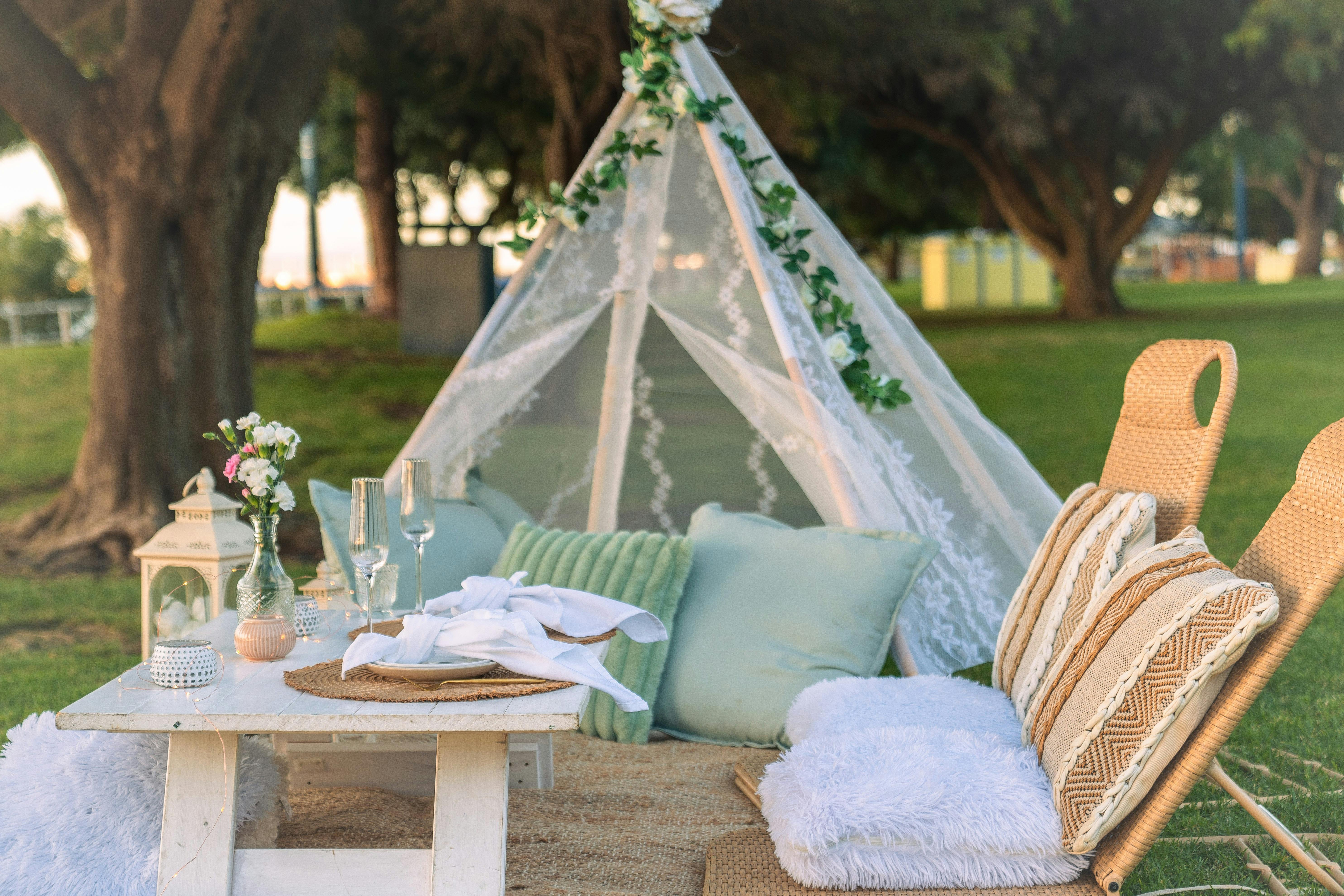 Nothing says I love you better than a romantic picnic in the great outdoors.
