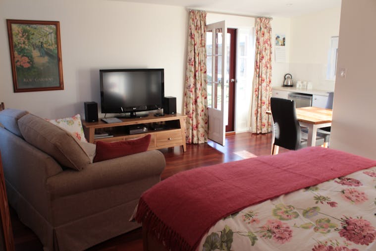 Apartment 5