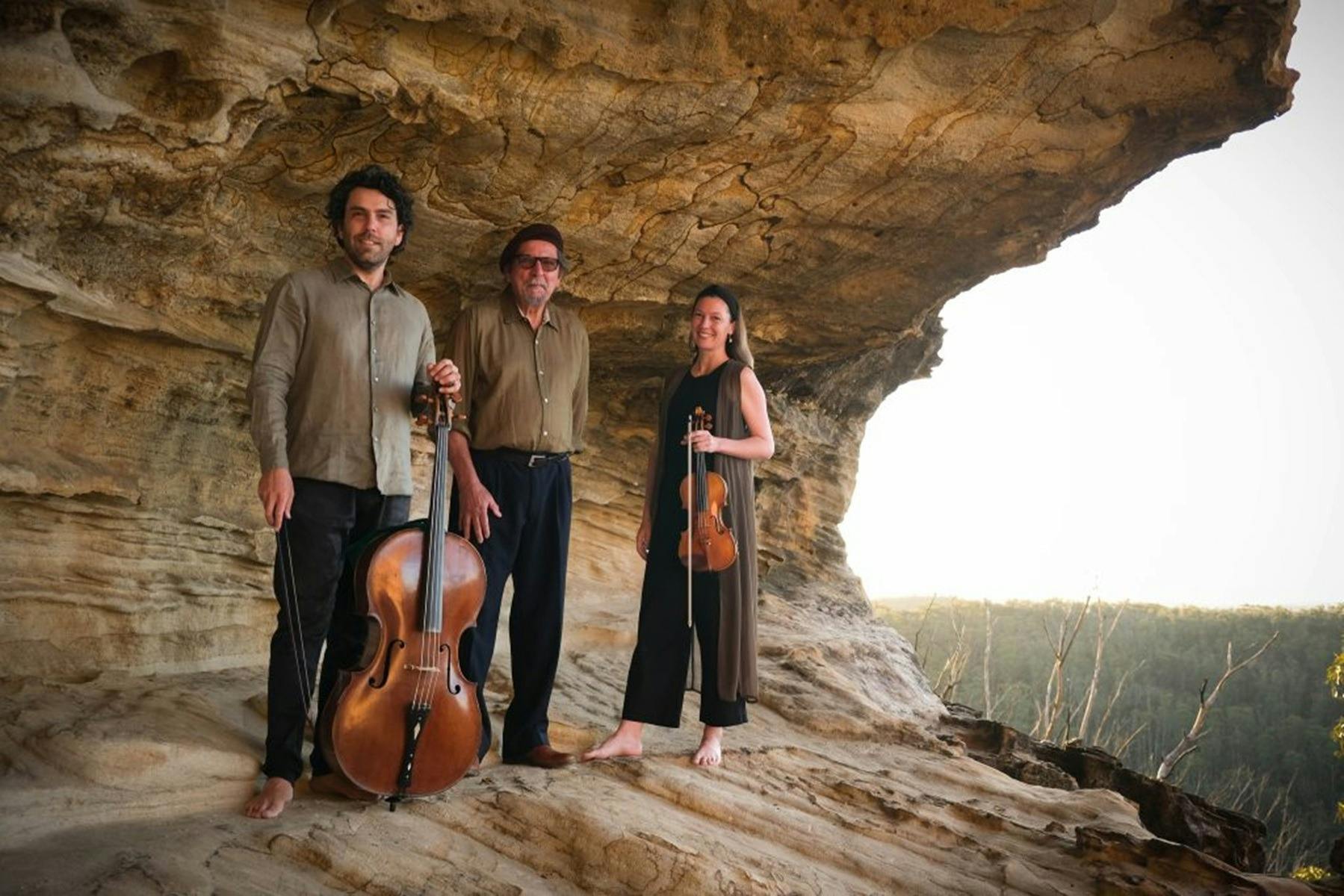 Bowerbird Collectie musicians with Prof. Glenn Albrecht