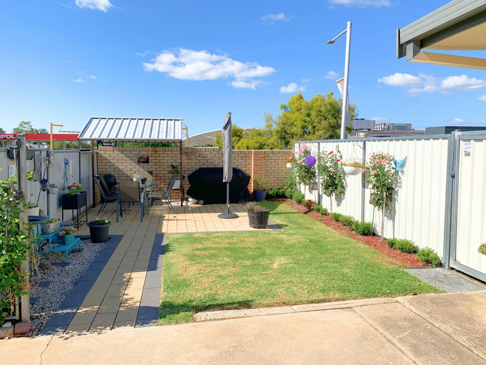 카우라 크레스트 모텔 편집1