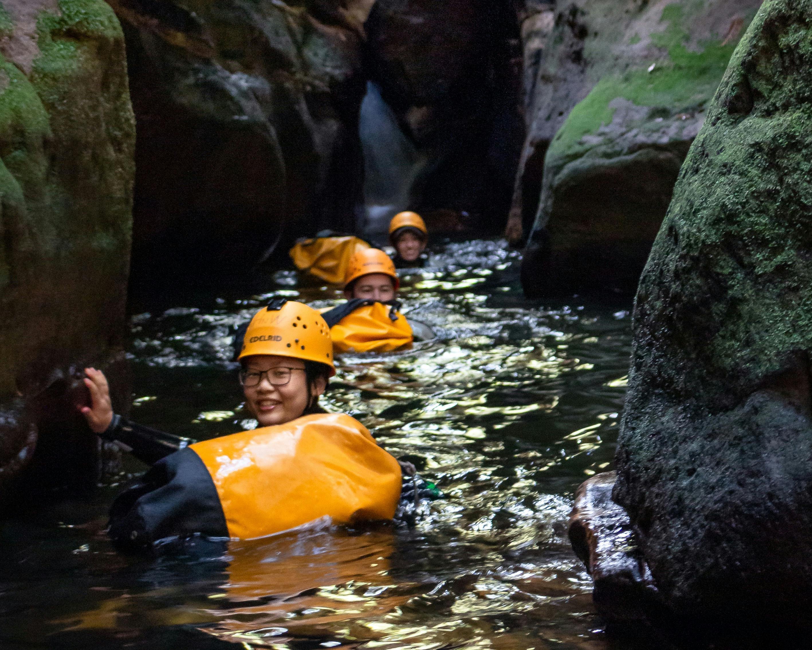 블루 마운틴 캐니어닝 하이 앤 와일드