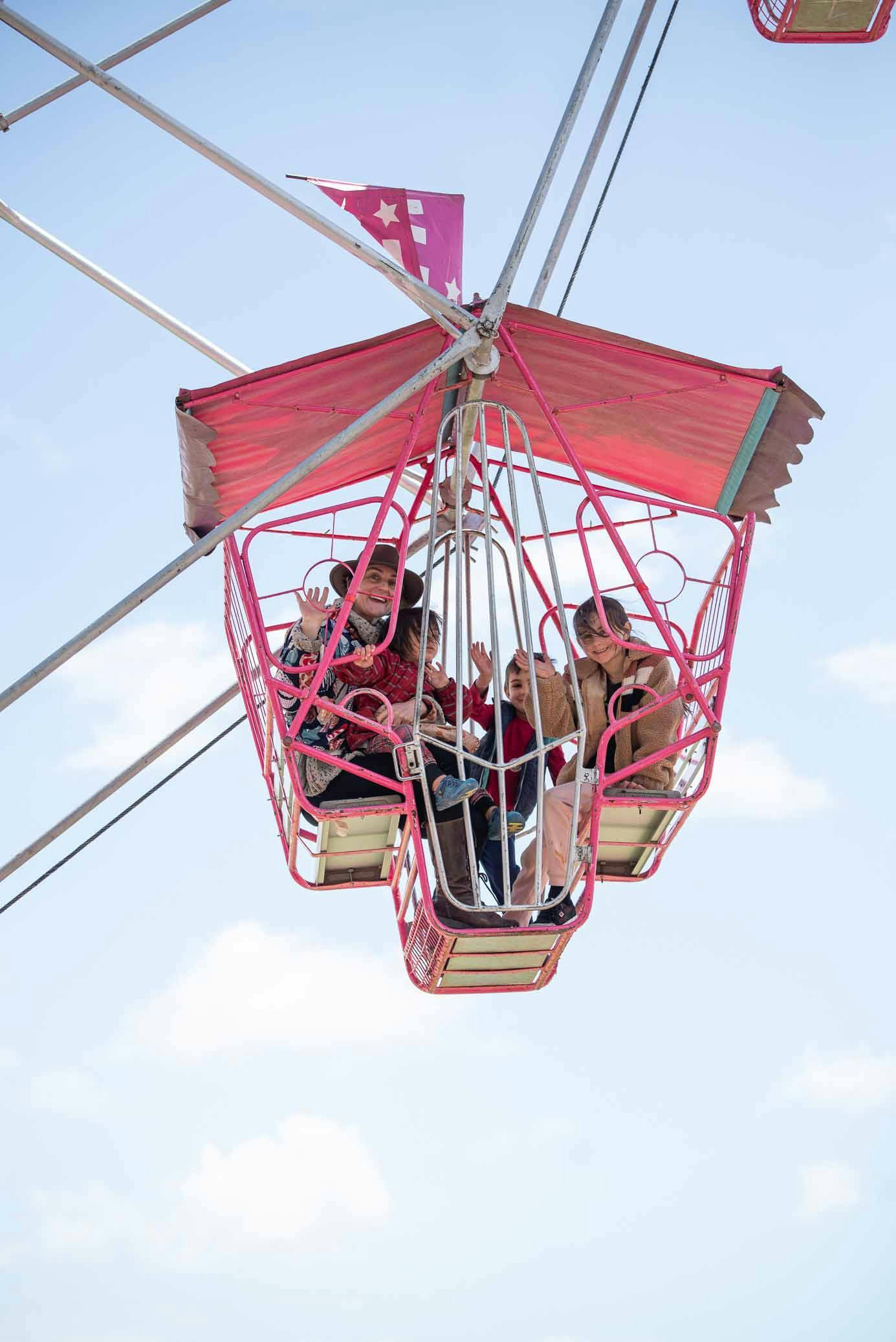 Ferris Wheel Show Rides