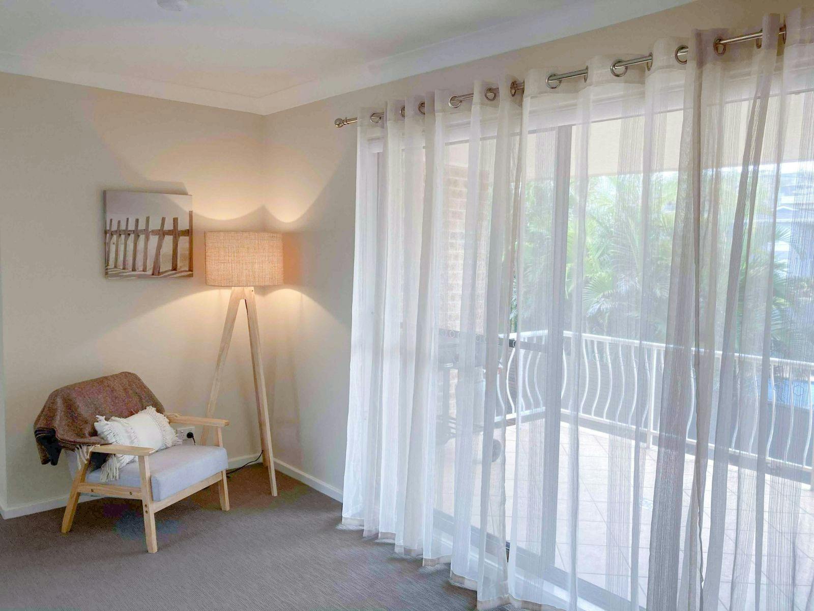 독서 공간과 뒷베란다