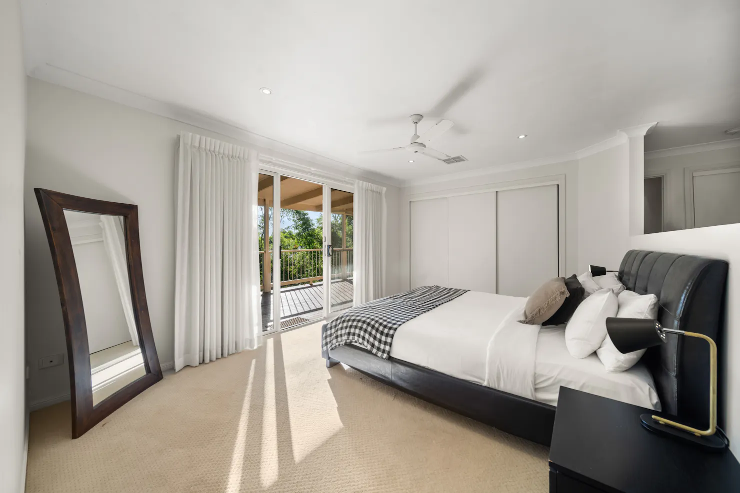 Hinterland Tranquil Escape with Beautiful Views