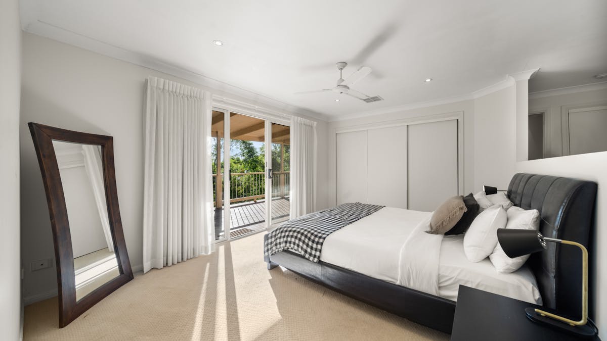 Hinterland Tranquil Escape with Beautiful Views