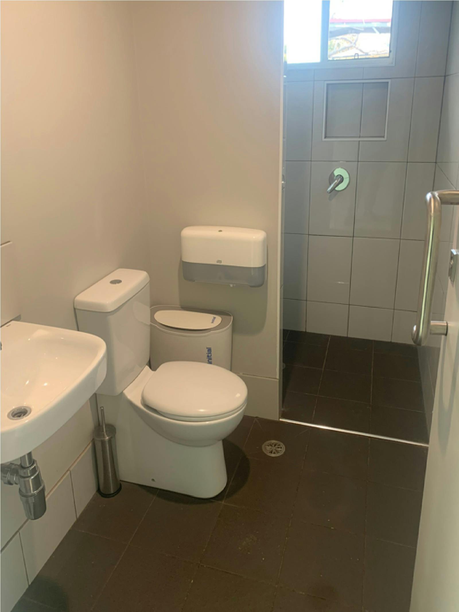 Bathroom - Grafton Greyhound Caravan Park