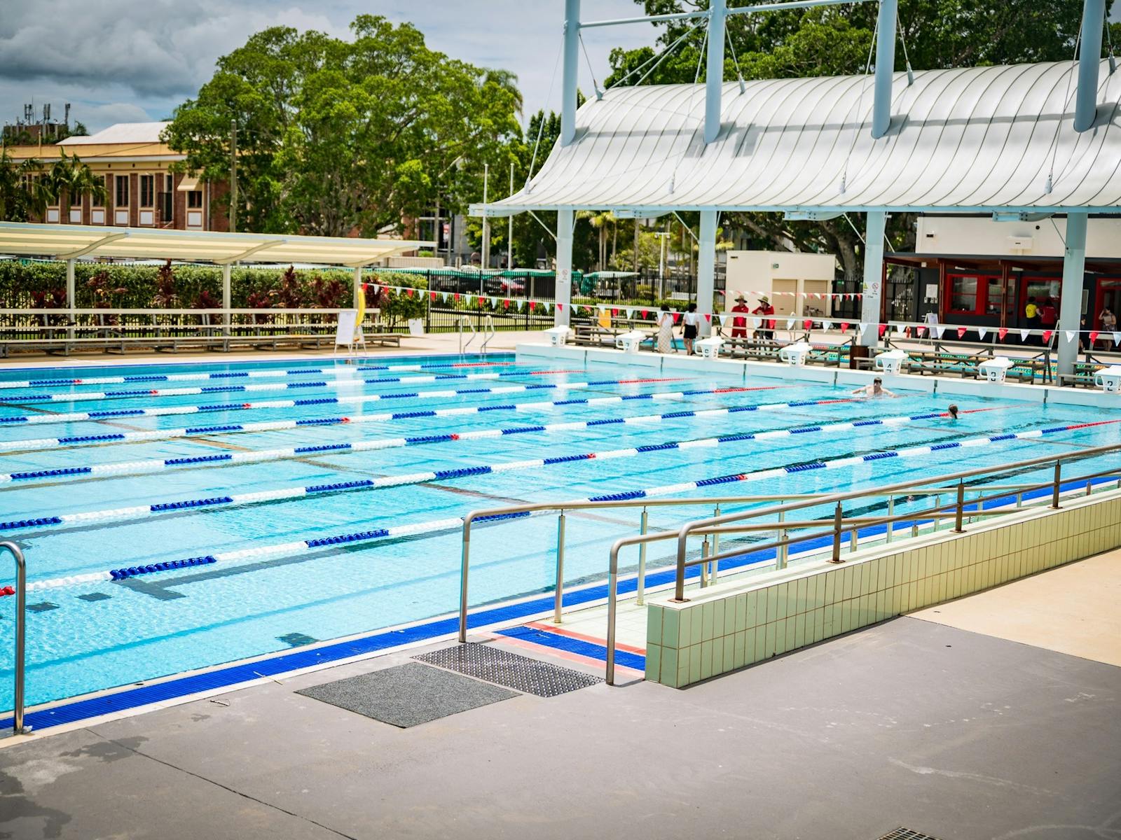 Lane pool
