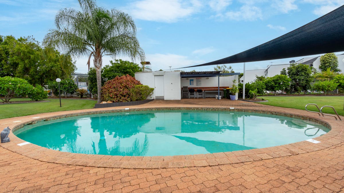 Complex pool