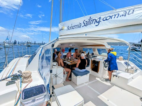 トワイライト エクスプレス - シドニー ハーバーでの 2 時間のサンセット カタマラン プライベート チャーター