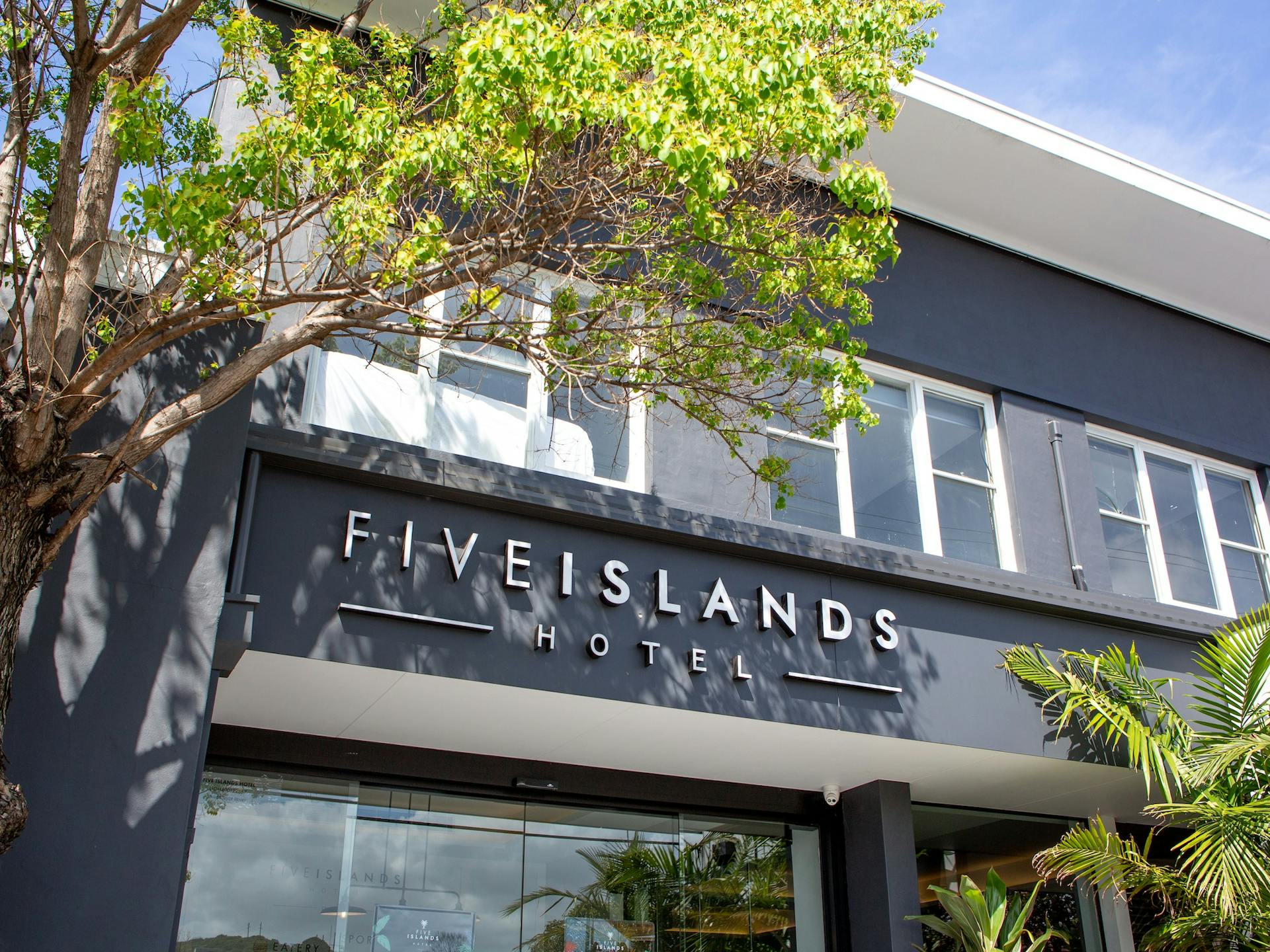 <b>Five</b> <b>Islands</b> <b>Hotel</b>