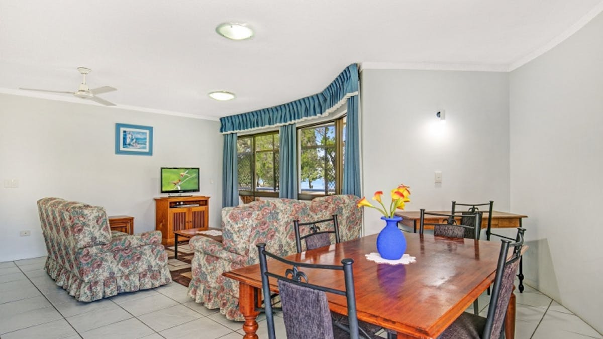 Dining and lounge area