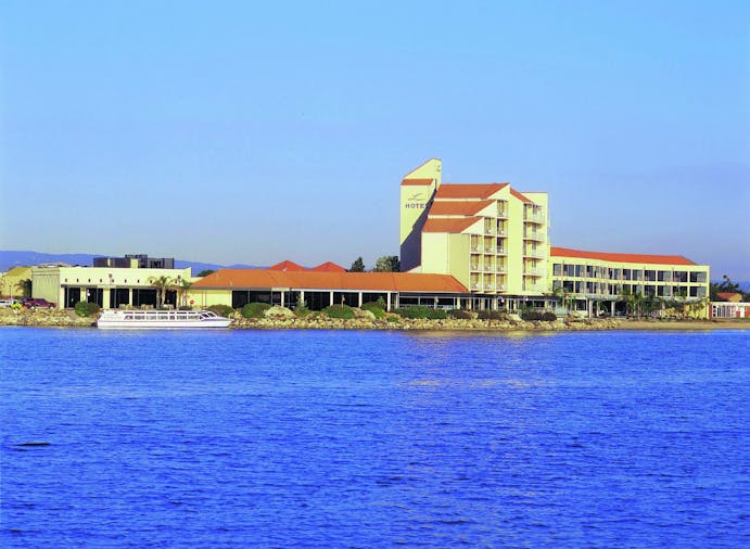 West Lakes Scenic Cruise WLP01