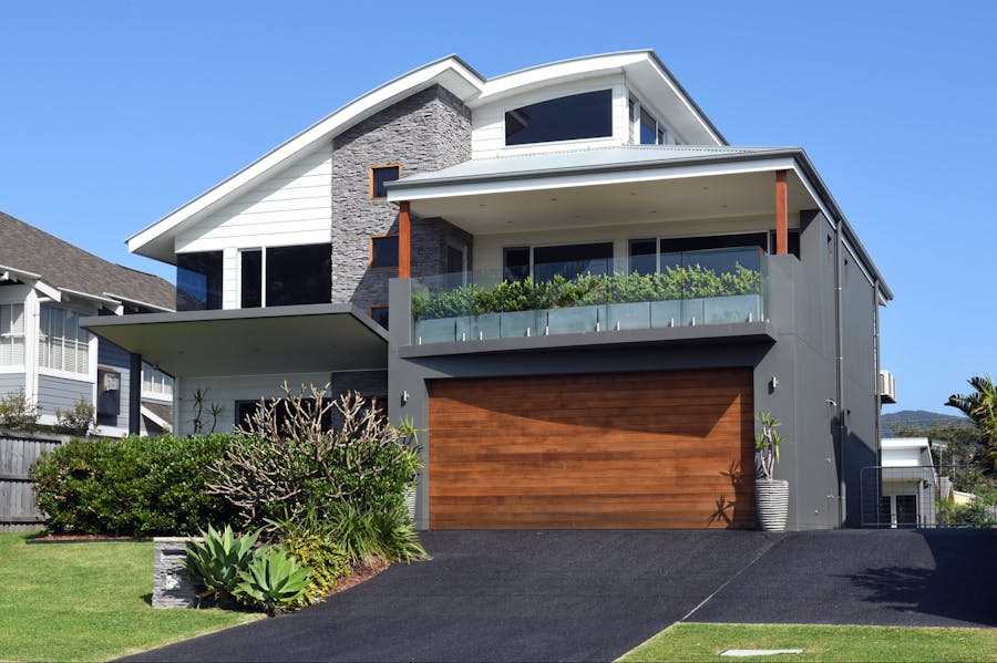 Large house - opp Werri