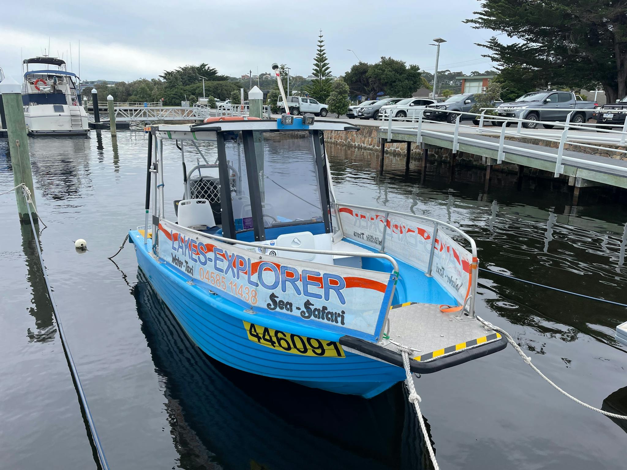 Tour boat
