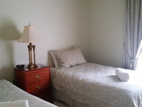 Robins Retreat bedroom