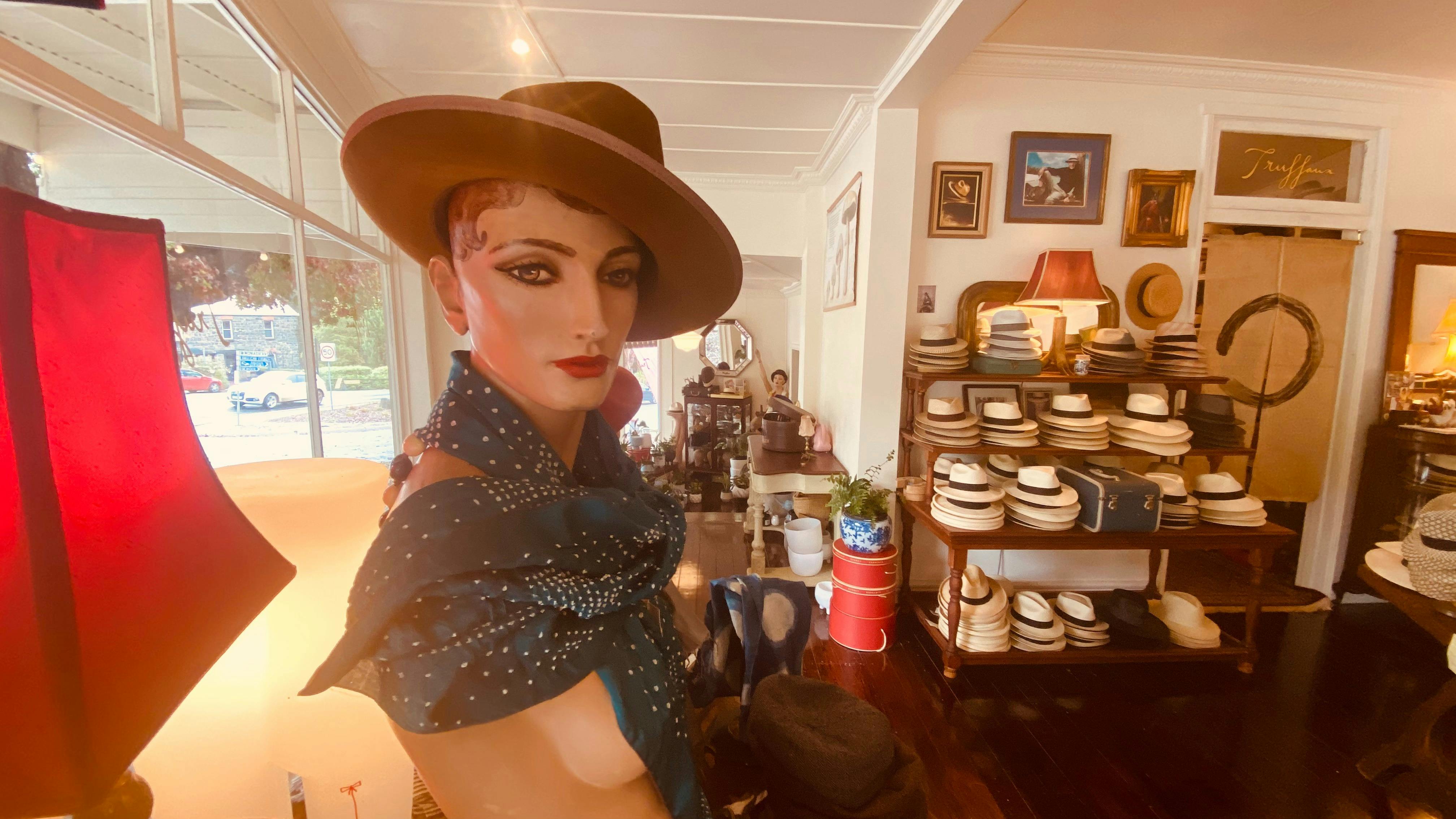Truffaux panama hats, fedoras, felts, trilbys, pork pies, berets & caps