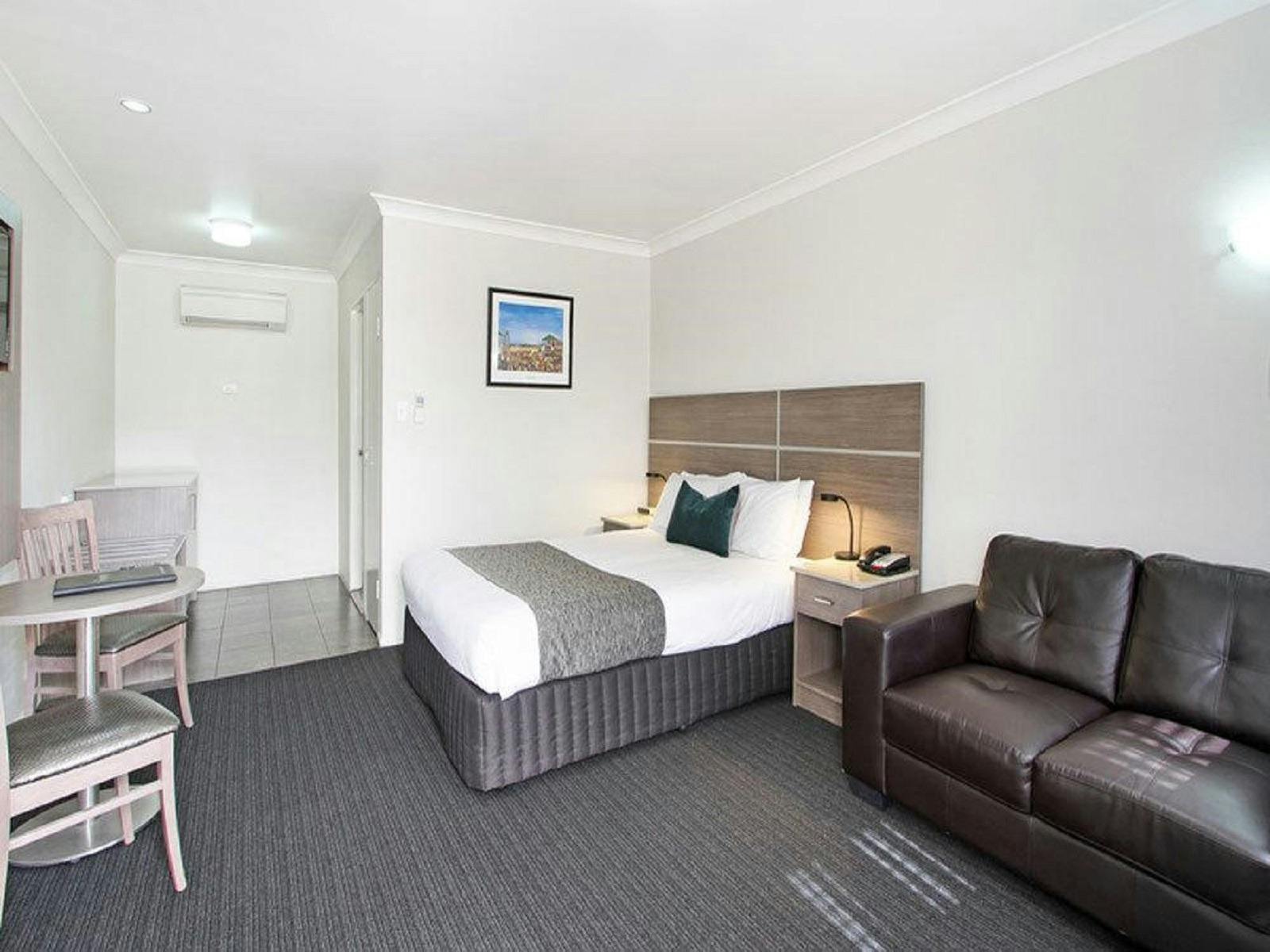 Premier Queen Suite