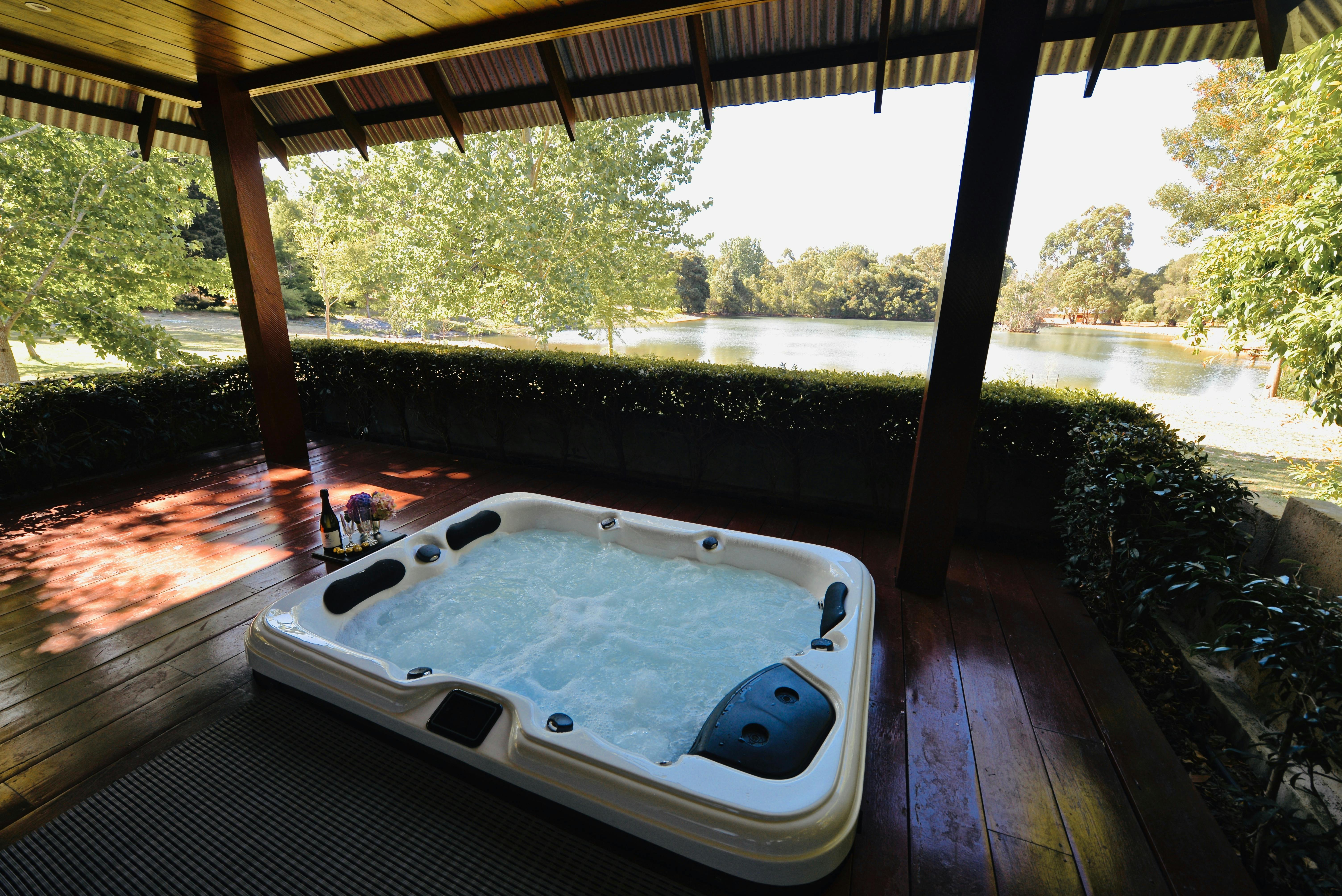 Lakehouse Spa Villa