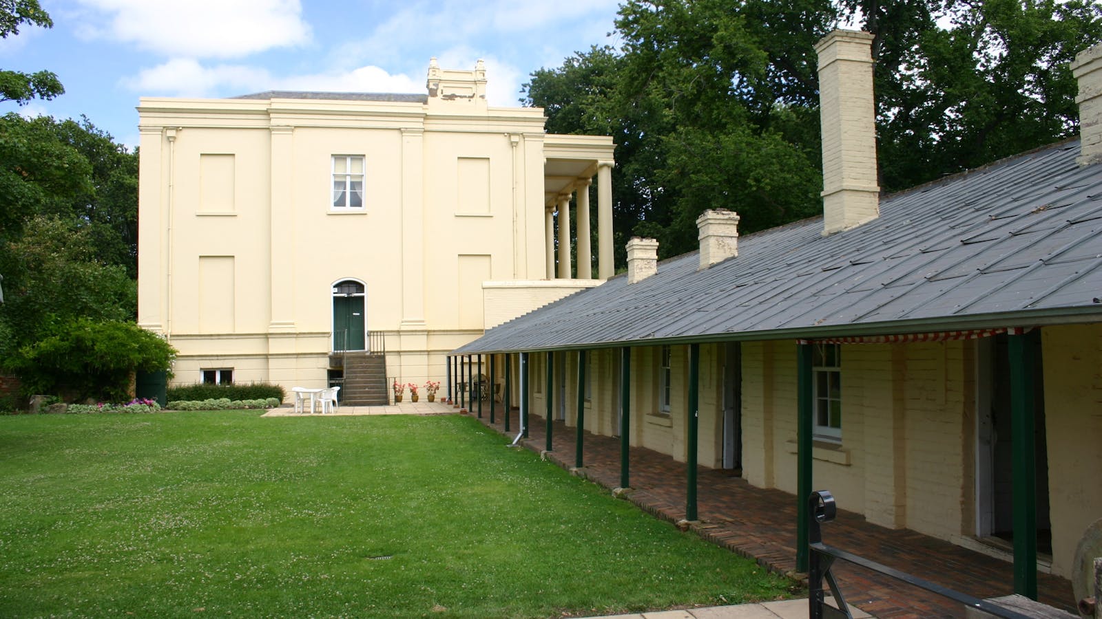 Clarendon, side view