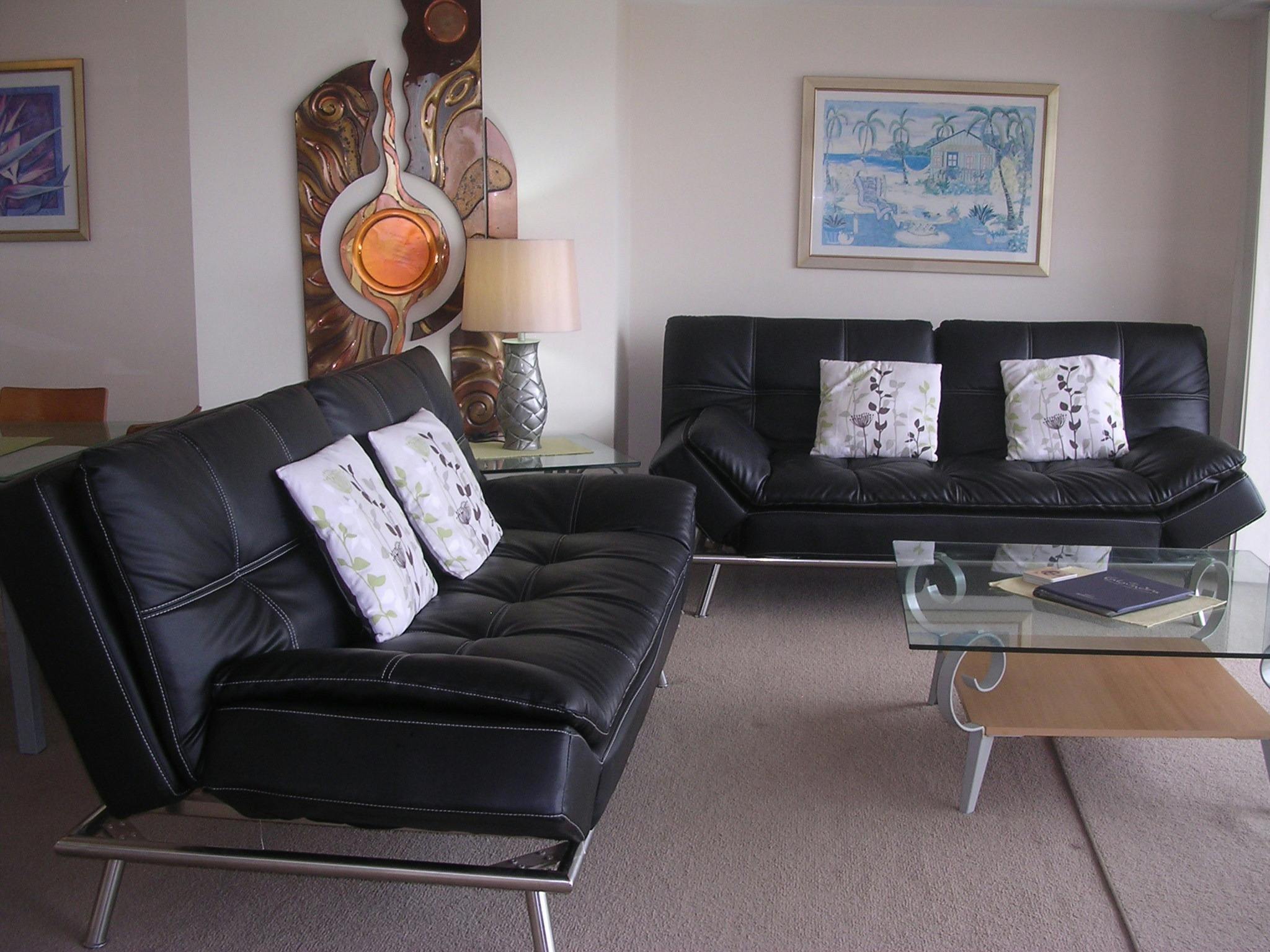 Lounge three BDR Del;ux Apartment