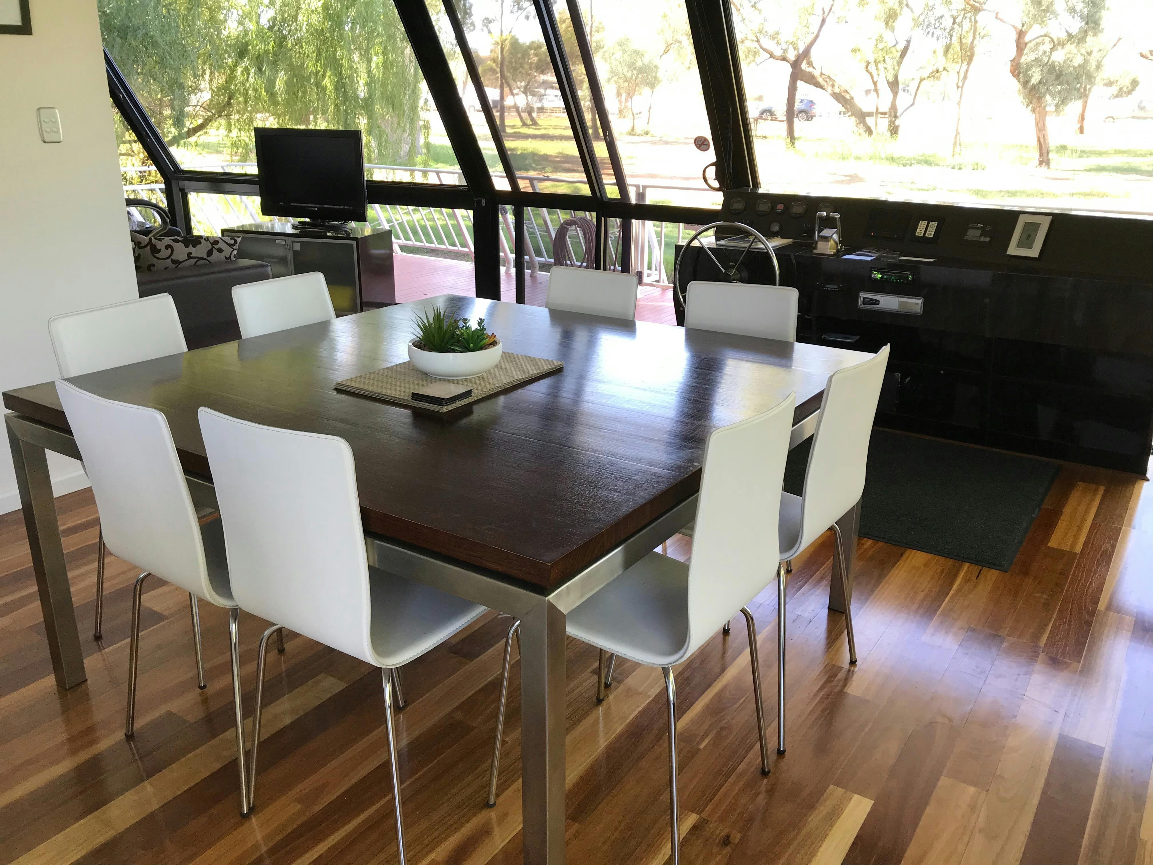 Love Life Houseboat